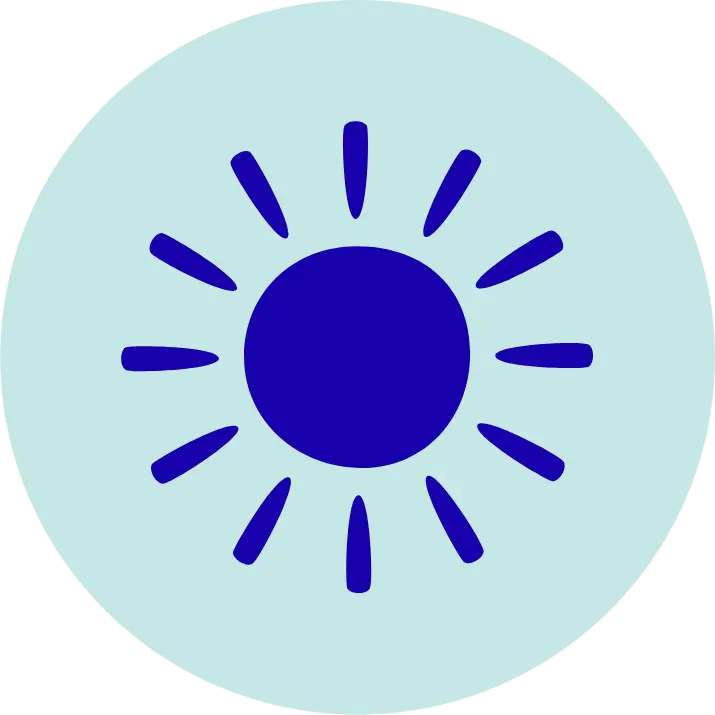 Je veux un croquis de mini piscine en bleu foncé avec un fond bleu #C5E6E6 le format de l’image doit etre rond (5)